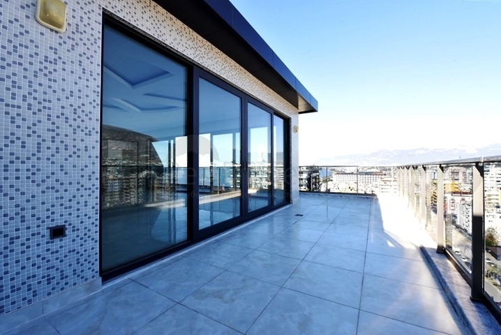 شقة ضخمة مطلة على 3+1 على الساحل الأول