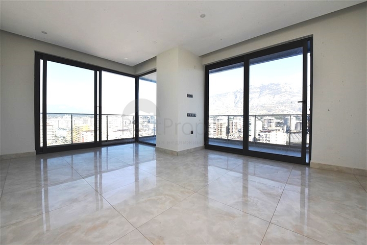 شقة ضخمة مطلة على 3+1 على الساحل الأول