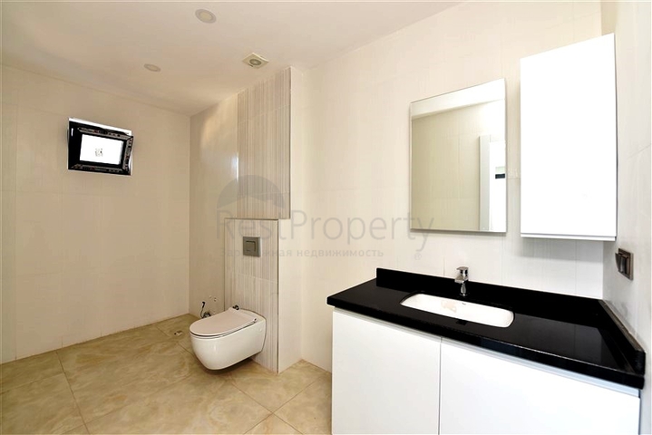 شقة ضخمة مطلة على 3+1 على الساحل الأول