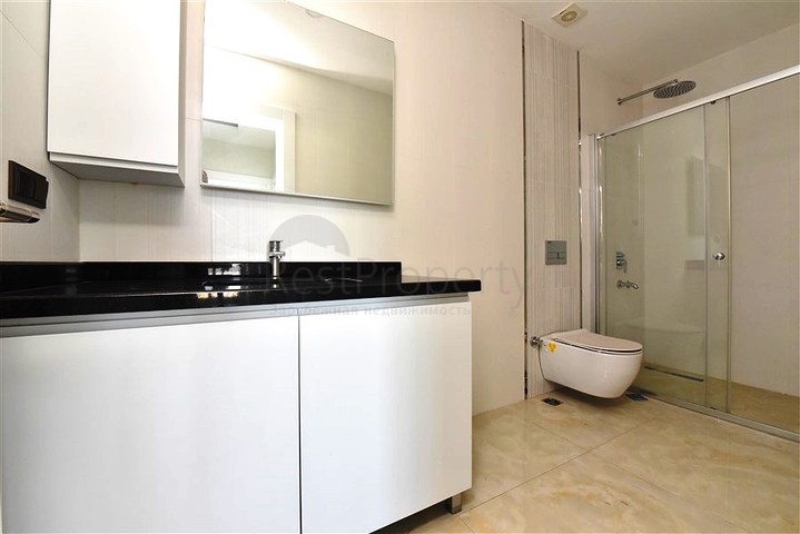 شقة ضخمة مطلة على 3+1 على الساحل الأول