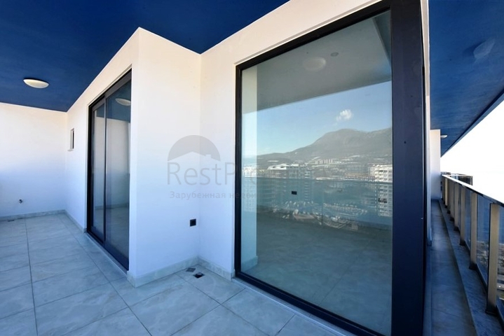 شقة ضخمة مطلة على 3+1 على الساحل الأول