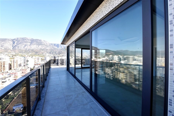 شقة ضخمة مطلة على 3+1 على الساحل الأول