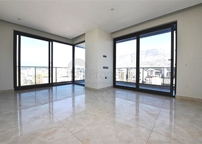 شقة ضخمة مطلة على 3+1 على الساحل الأول