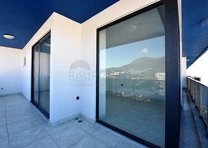 شقة ضخمة مطلة على 3+1 على الساحل الأول