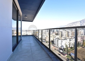 شقة ضخمة مطلة على 3+1 على الساحل الأول