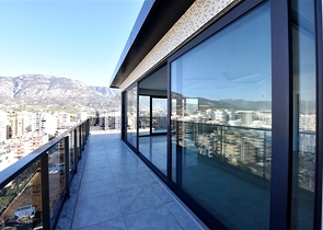 شقة ضخمة مطلة على 3+1 على الساحل الأول