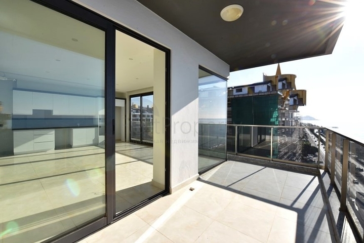 شقة 2 + 1 مع إطلالة بانورامية على البحر في منطقة محمودلار