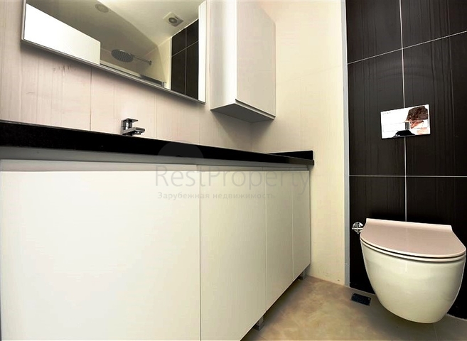 شقة 2 + 1 مع إطلالة بانورامية على البحر في منطقة محمودلار