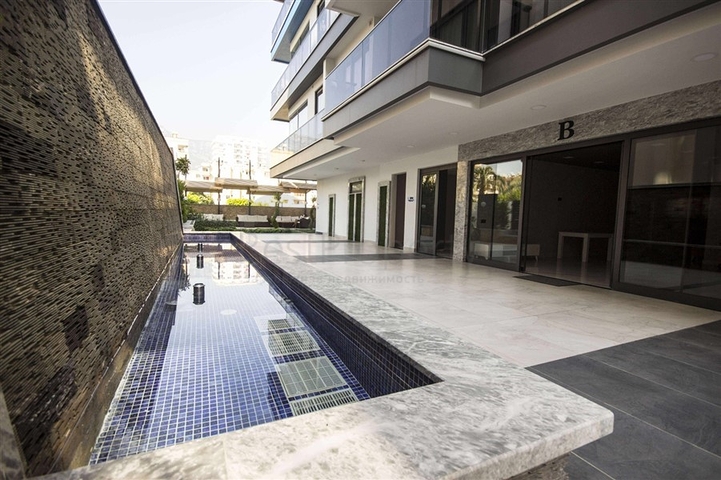 شقة 2 + 1 مع إطلالة بانورامية على البحر في منطقة محمودلار