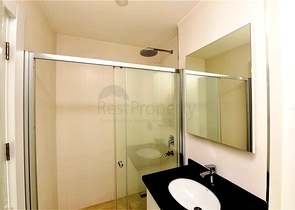 شقة 2 + 1 مع إطلالة بانورامية على البحر في منطقة محمودلار