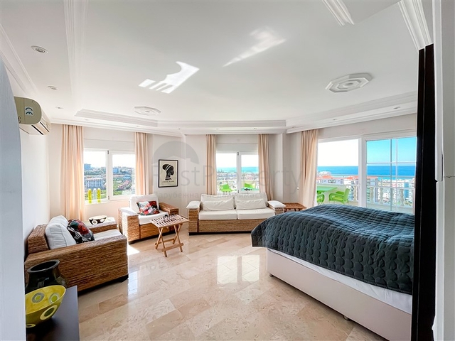 بنتهاوس 3 + 2 مطل على البحر في منطقة توسمور