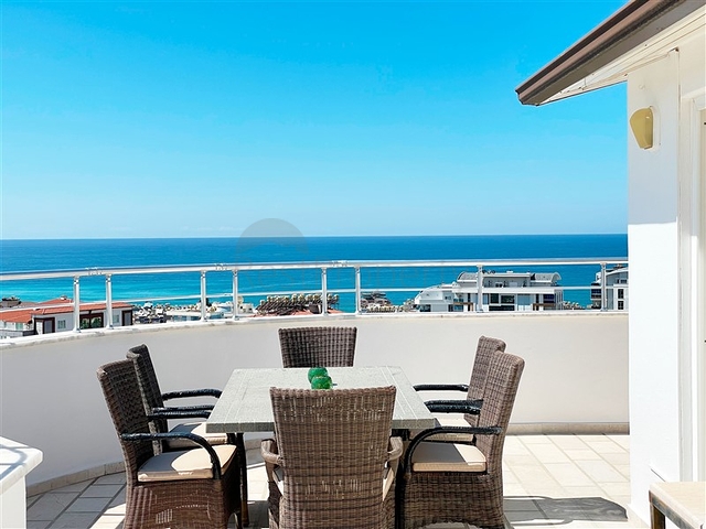 بنتهاوس 3 + 2 مطل على البحر في منطقة توسمور