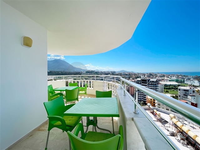 بنتهاوس 3 + 2 مطل على البحر في منطقة توسمور