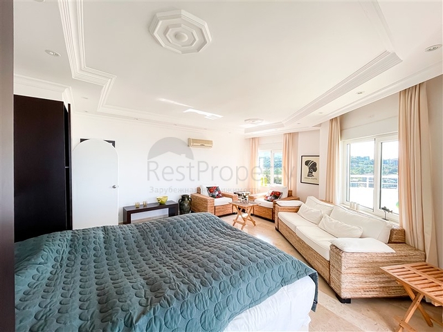 بنتهاوس 3 + 2 مطل على البحر في منطقة توسمور