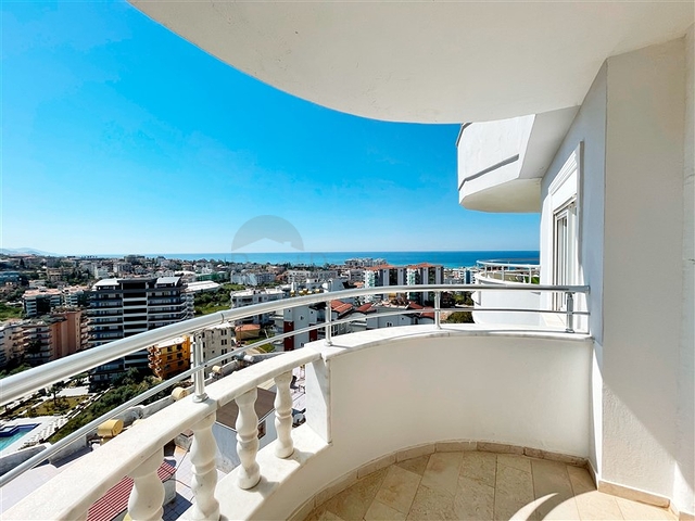 بنتهاوس 3 + 2 مطل على البحر في منطقة توسمور