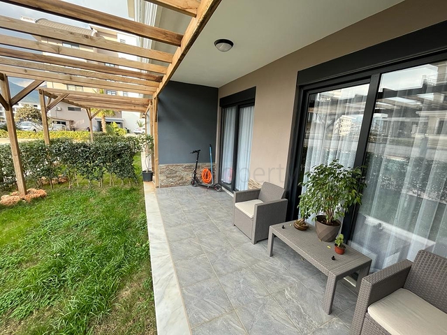 دوبلكس حديقة من طابقين 2 + 1 في منطقة أوبا 