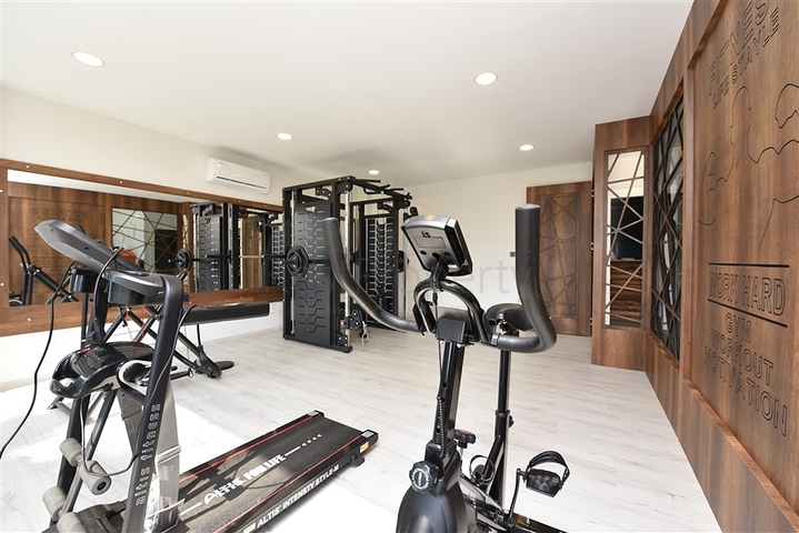 دوبلكس حديقة من طابقين 2 + 1 في منطقة أوبا 