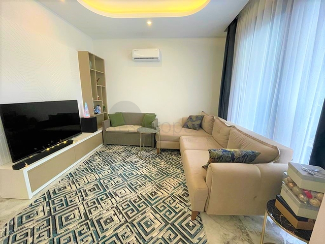 دوبلكس حديقة من طابقين 2 + 1 في منطقة أوبا 