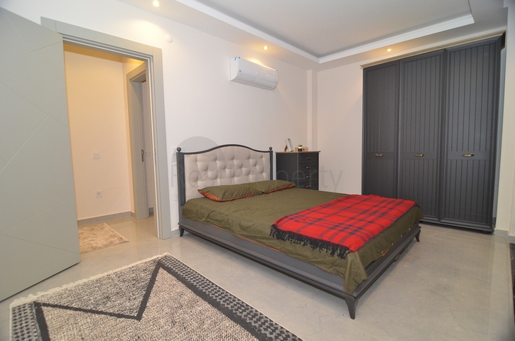 دوبلكس فاخرة -4 غرف وصالة - مفروشة بأناقة -ضمن مجمع انيق -في اوبا / الانيا 