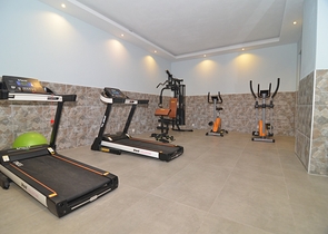 دوبلكس فاخرة -4 غرف وصالة - مفروشة بأناقة -ضمن مجمع انيق -في اوبا / الانيا 