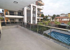 دوبلكس فاخرة -4 غرف وصالة - مفروشة بأناقة -ضمن مجمع انيق -في اوبا / الانيا 