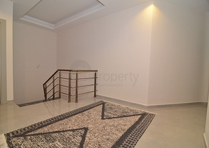 دوبلكس فاخرة -4 غرف وصالة - مفروشة بأناقة -ضمن مجمع انيق -في اوبا / الانيا 