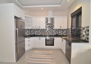 دوبلكس فاخرة -4 غرف وصالة - مفروشة بأناقة -ضمن مجمع انيق -في اوبا / الانيا 