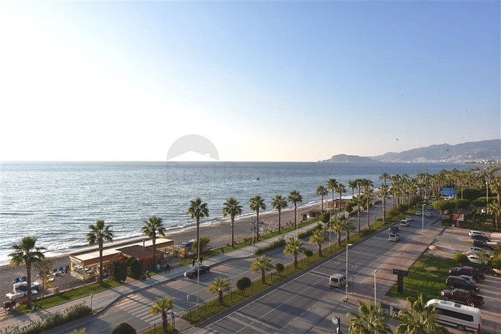 شقة فسيحة من غرفتي نوم على الساحل الأول