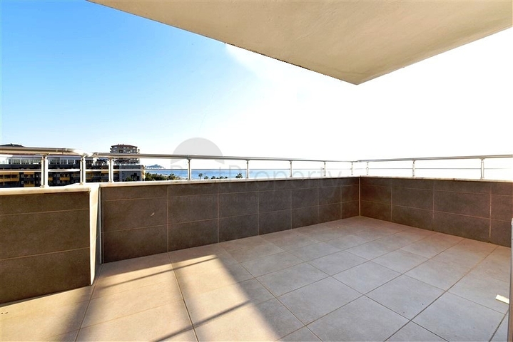 شقة فسيحة من غرفتي نوم على الساحل الأول