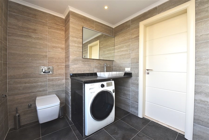 شقة فسيحة من غرفتي نوم على الساحل الأول