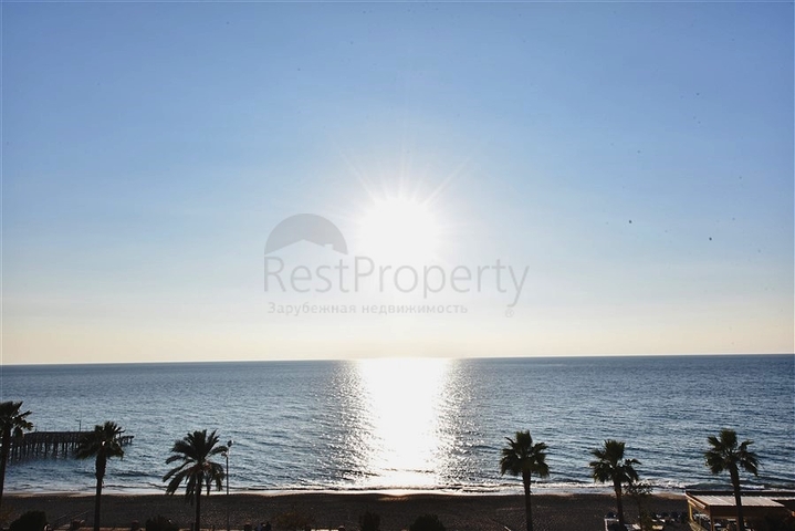 شقة فسيحة من غرفتي نوم على الساحل الأول