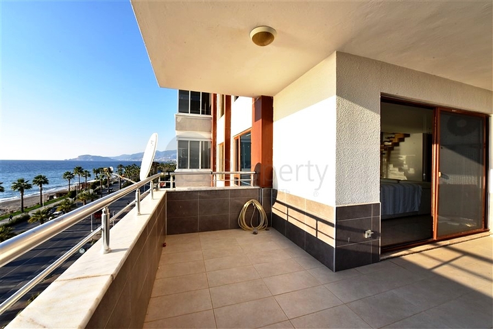 شقة فسيحة من غرفتي نوم على الساحل الأول