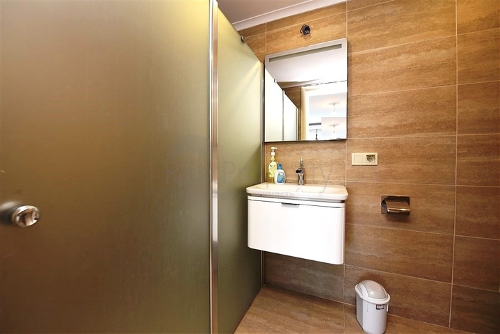 شقة فسيحة من غرفتي نوم على الساحل الأول