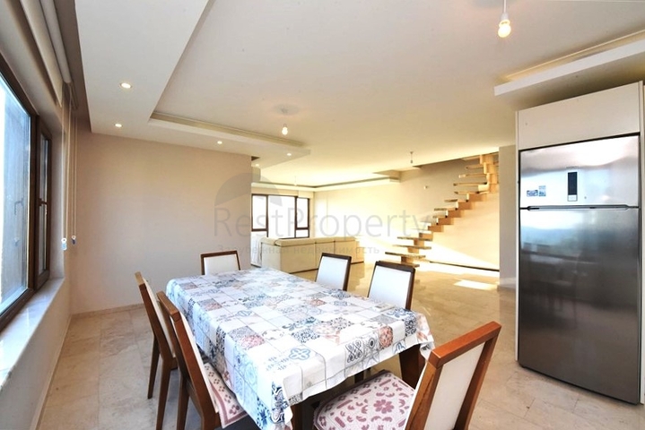 شقة فسيحة من غرفتي نوم على الساحل الأول