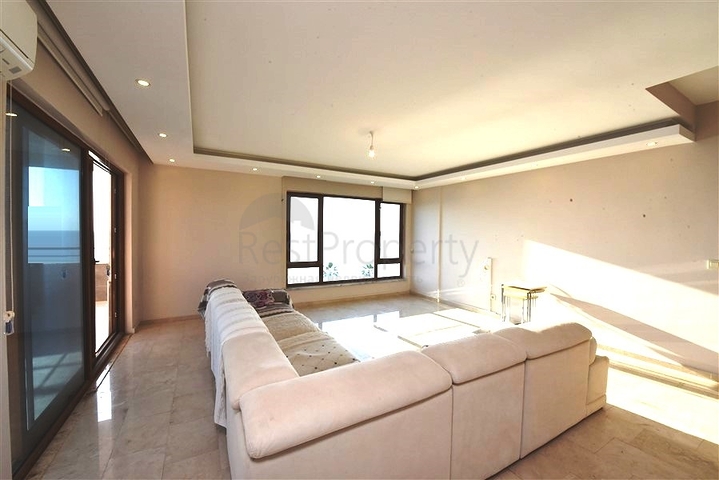 شقة فسيحة من غرفتي نوم على الساحل الأول