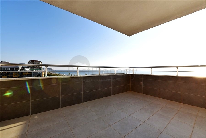 شقة فسيحة من غرفتي نوم على الساحل الأول