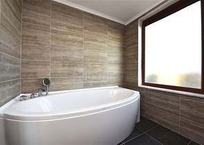 شقة فسيحة من غرفتي نوم على الساحل الأول