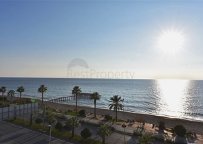 شقة فسيحة من غرفتي نوم على الساحل الأول