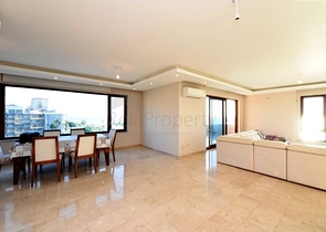 شقة فسيحة من غرفتي نوم على الساحل الأول