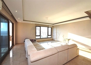 شقة فسيحة من غرفتي نوم على الساحل الأول