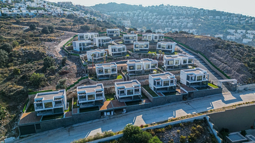 مجمع جديد مع إطلالات بانورامية على البحر في موقع مريح في منطقة ياليكافاك.