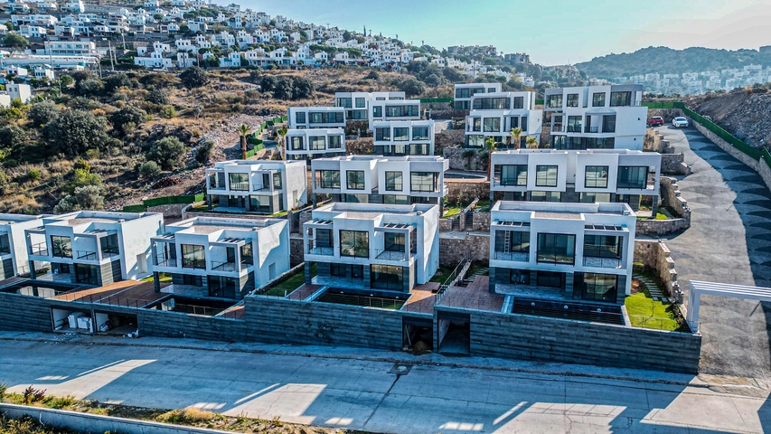 مجمع جديد مع إطلالات بانورامية على البحر في موقع مريح في منطقة ياليكافاك.
