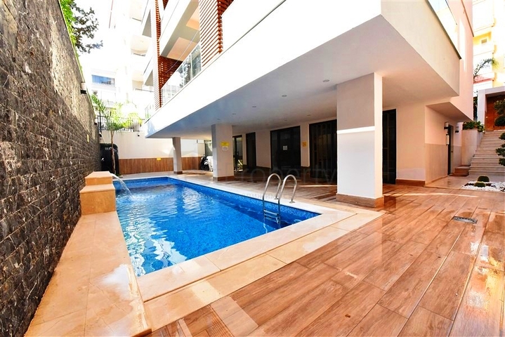 1 + 1 في وسط ألانيا