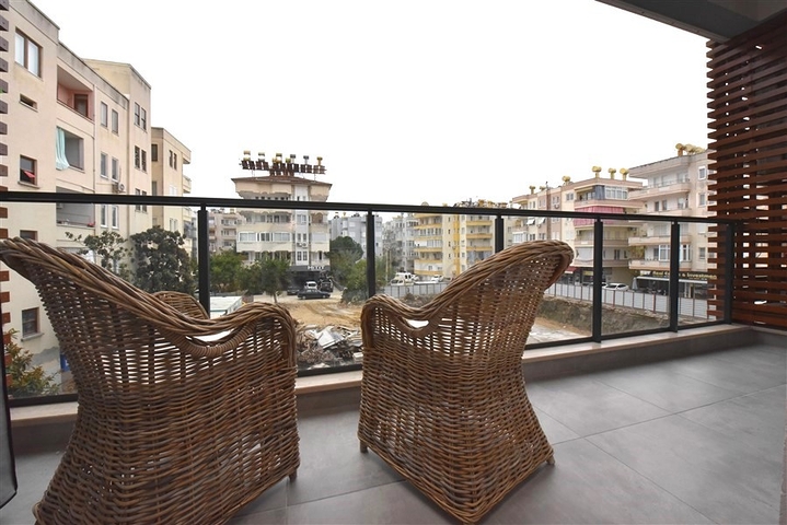 1 + 1 في وسط ألانيا