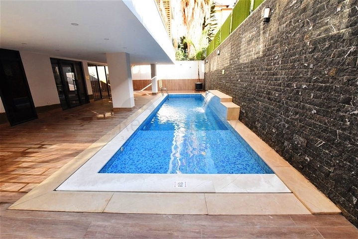 1 + 1 في وسط ألانيا