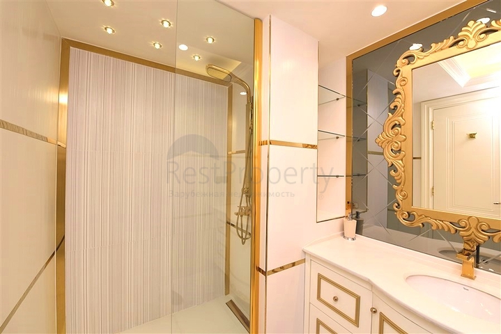 شقة 2+1 في مجمع علوي في وسط ألانيا