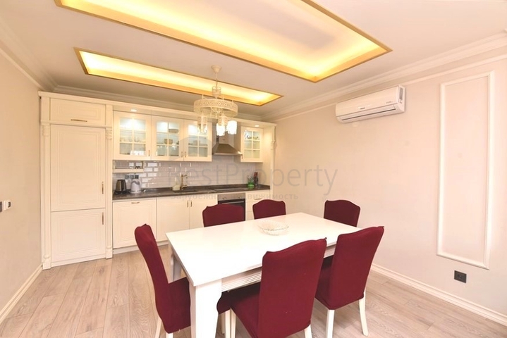 شقة 2+1 في مجمع علوي في وسط ألانيا