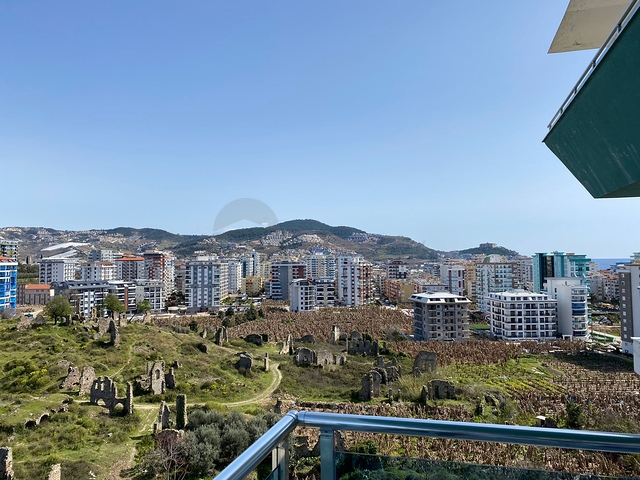 بنتهاوس من ثلاث غرف نوم في مجمع سكني مع بنية تحتية