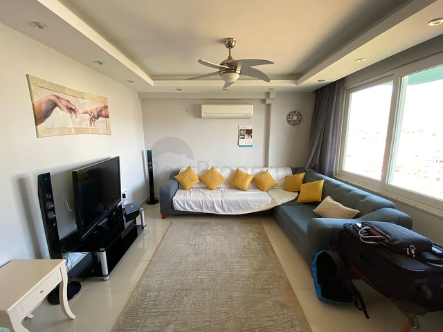 بنتهاوس من ثلاث غرف نوم في مجمع سكني مع بنية تحتية