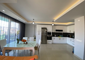 بنتهاوس من ثلاث غرف نوم في مجمع سكني مع بنية تحتية